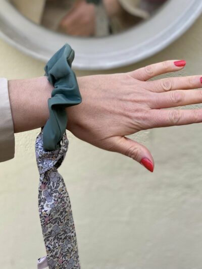les grandes maisons internationales de couture sont réutilisées ici selon le processus d’upcycling