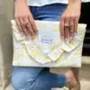Pochette en toile de Jouy jaune par maison Mallow