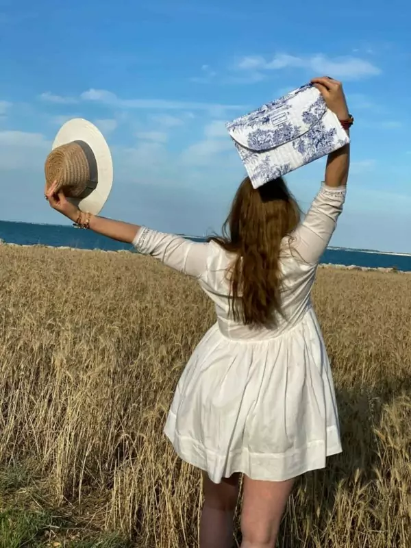 La pochette en toile de Jouy par Maison Mallow