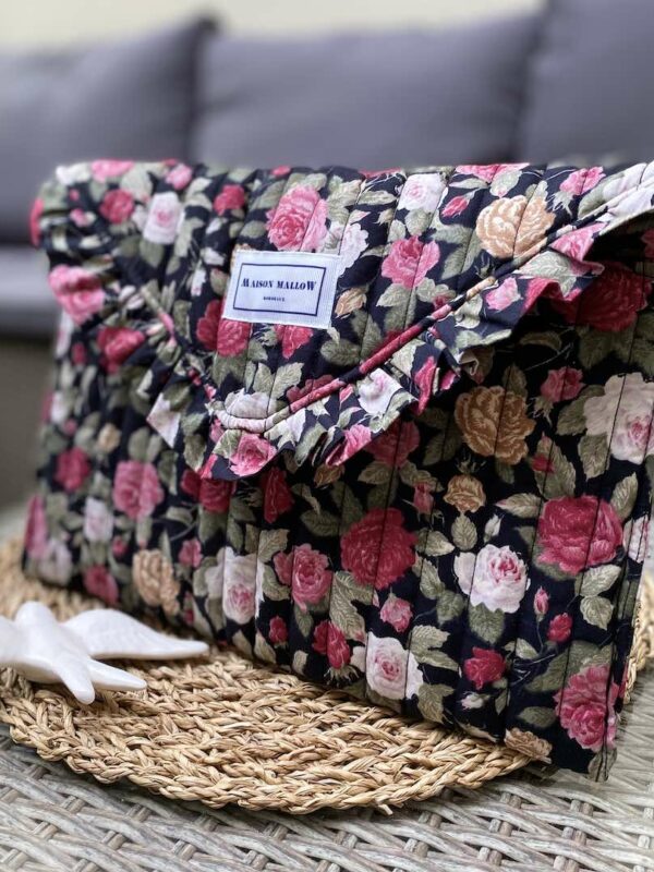 Jolie pochette motifs roses chics par Maison Mallow