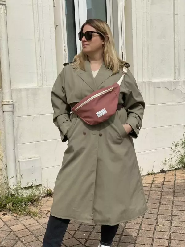 la couleur qui se marie avec toutes ls autres : le vieux rose! cette banane Maison Mallow est parfaite pour illuminer un look