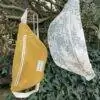 Duo de sacs bananes Maison Mallow, en toile de jouy verte et en moutarde