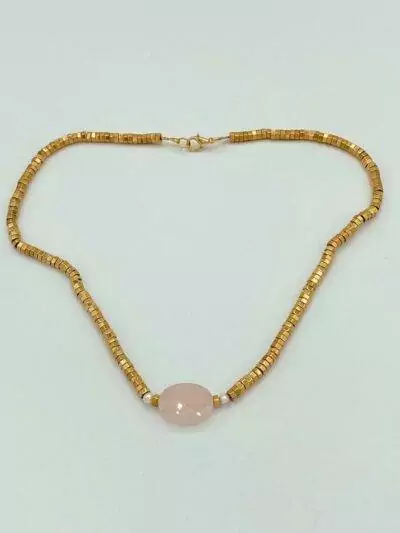 la simplicité et la singularité détermine le style du collier Dorothy aux couleurs douces et indémodables