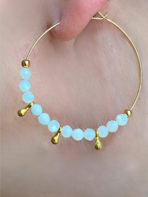 Boucles d'oreilles créoles dorées à l'or fin perles de nacre