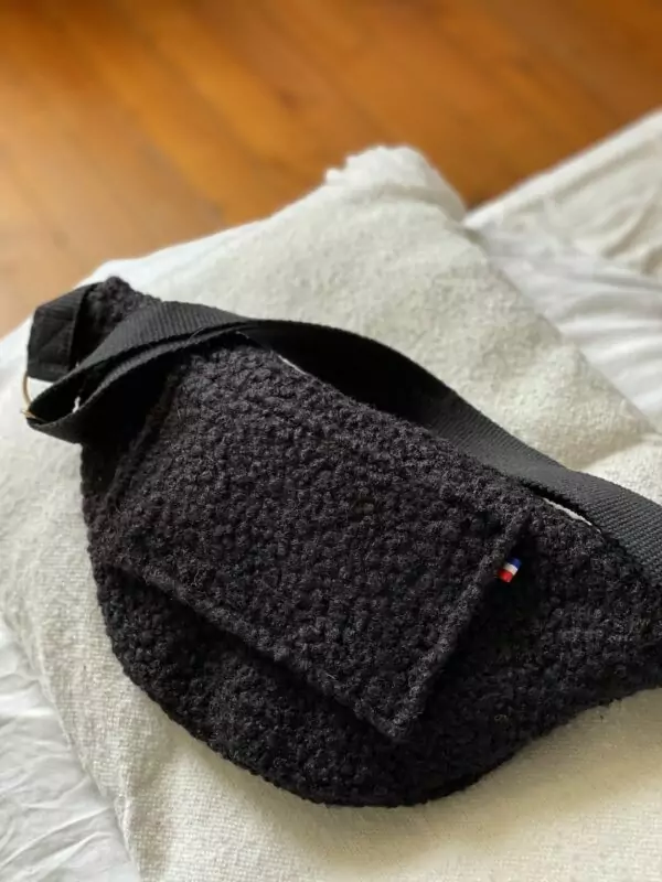 Dos du Sac Banane laine bouclette noire