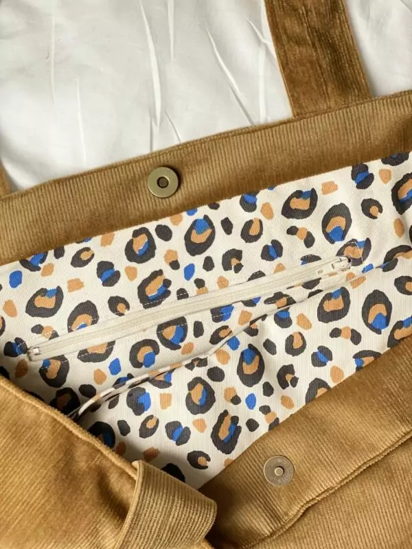 intérieur du grand sac cabas en velours camel mordoré