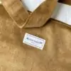 détail du grand sac cabas en velours camel mordoré