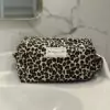 Trousse de toilette léopard vert kaki