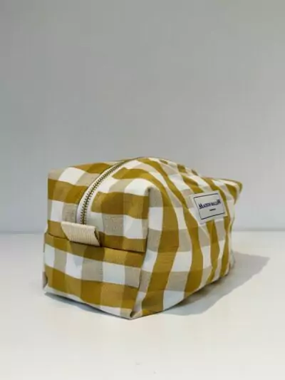 Trousse de toilette à carreaux jaune moutarde et blanc