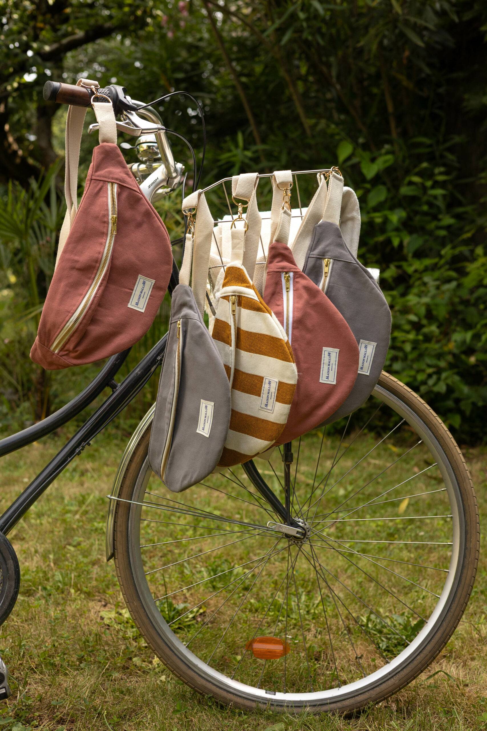 sélection de sacs banane de couleurs différentes sélection de sacs banane de couleurs différentes