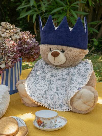 ours en peluche avec bavoir et couronne pour enfant