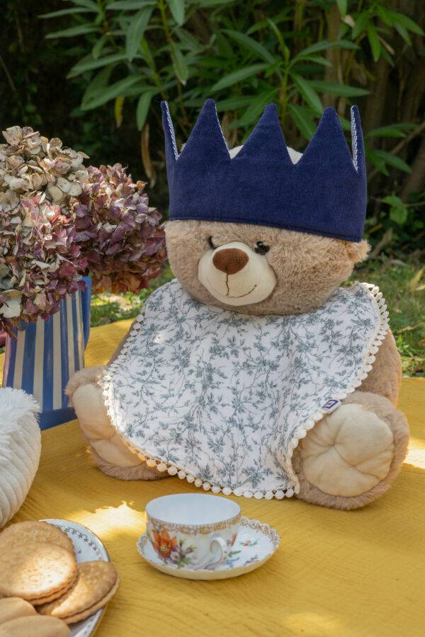 ours en peluche avec bavoir et couronne pour enfant