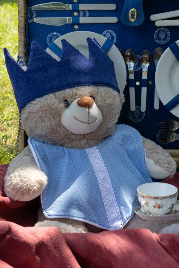ours en peluche avec bavoir et couronne pour enfant
