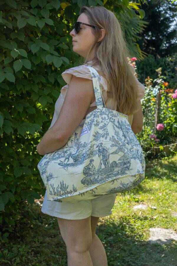 Cabas en toile de Jouy bleue et blanche