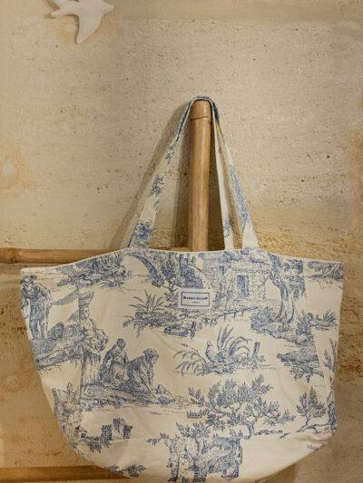 Cabas en toile de Jouy bleue et blanche