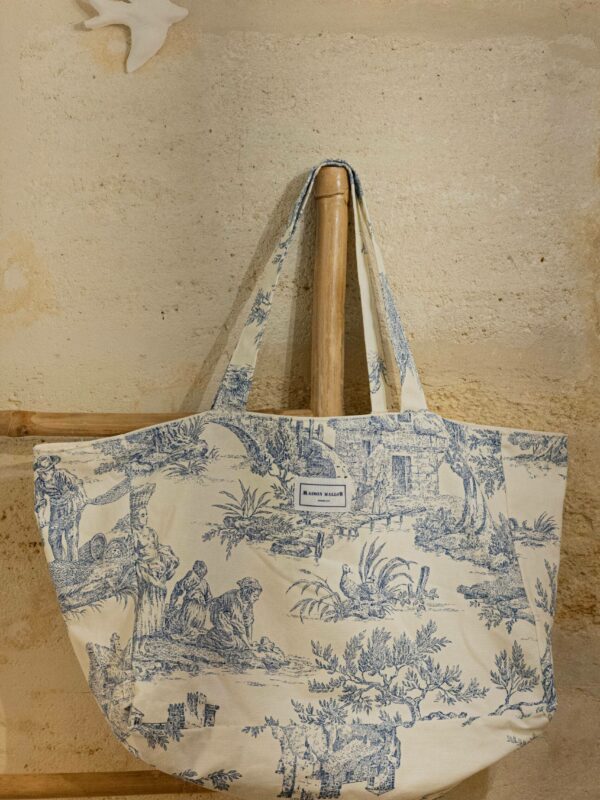 Cabas en toile de Jouy bleue et blanche
