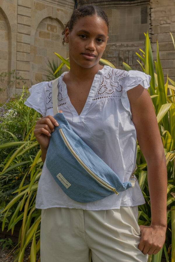 sac banane en lin bleu ciel