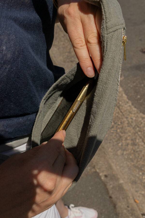 sac banane lin vert kaki pochette arrière