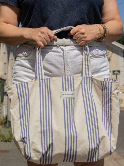 sac cabas à rayures bleues