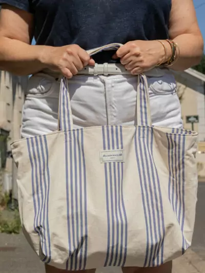 sac cabas à rayures bleues