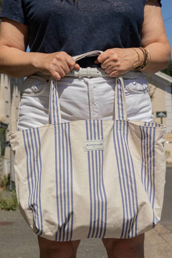 sac cabas à rayures bleues