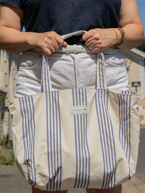 sac cabas à rayures bleues