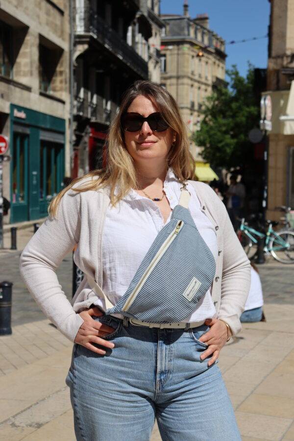 sac banane en jean rayé bleu et blanc