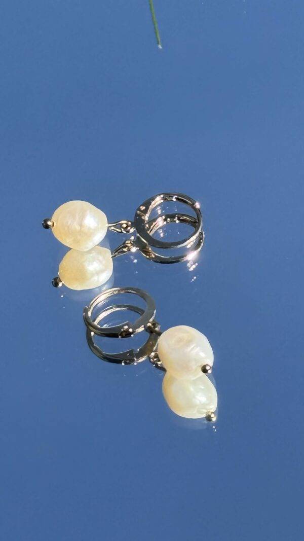 Boucles d'oreilles Astrée perle d'eau douce et plaqué or