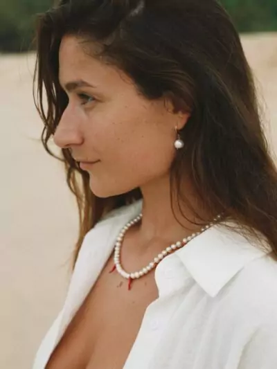 Collier de perles et piments et boucles d'oreille en perles