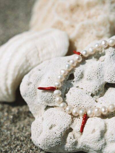 Collier Perle d'eau douce et pendentifs piments rouges