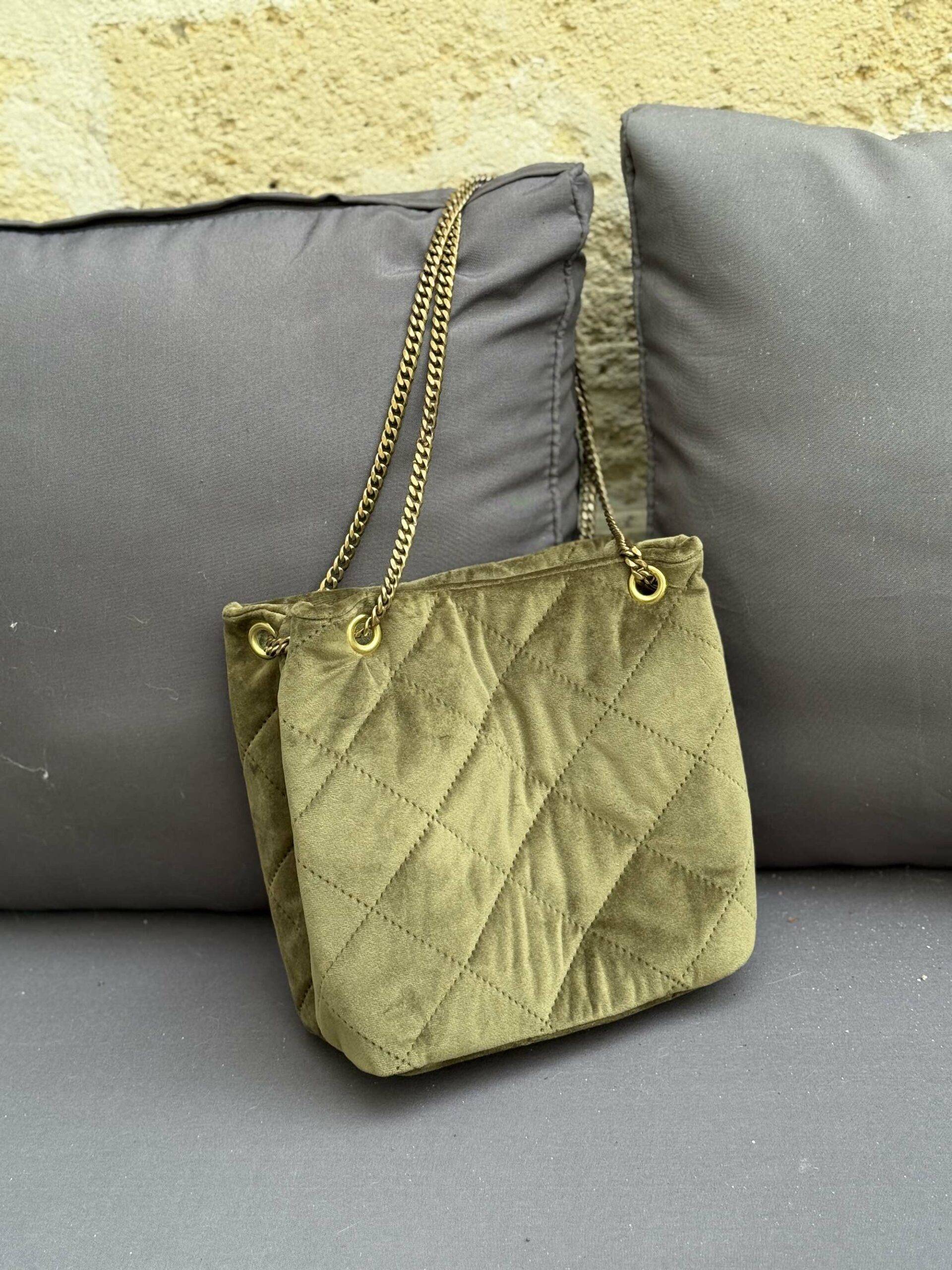 sac bourse en velours matelassé vert olive