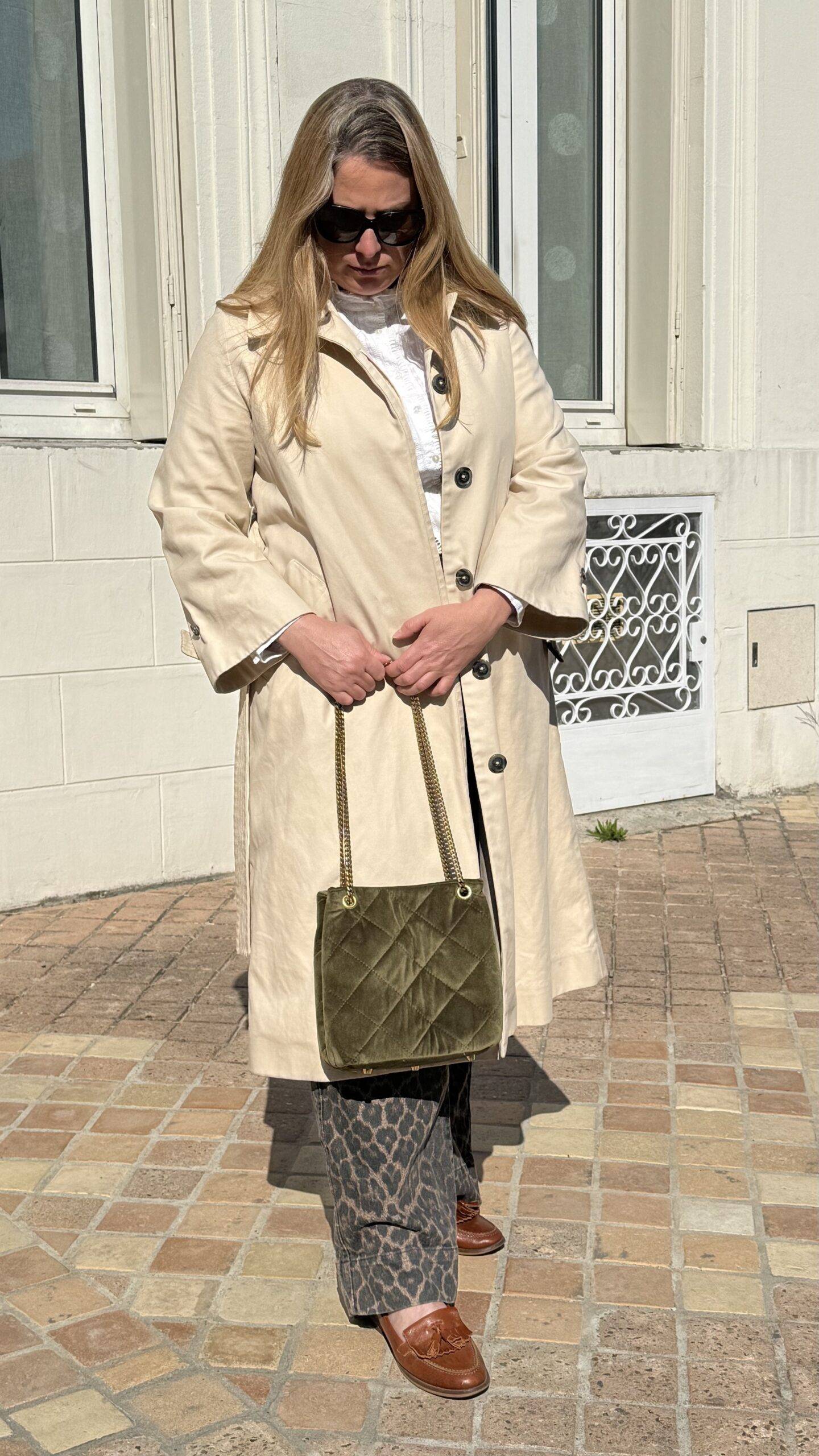 Sac bourse vert olive porté main
