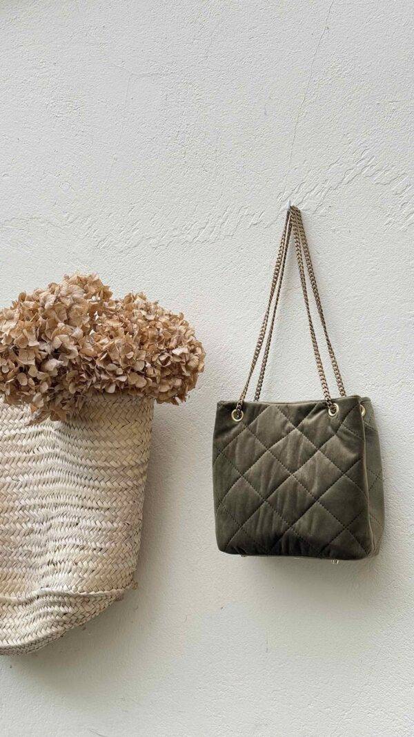 sac bourse en velours matelassé vert olive