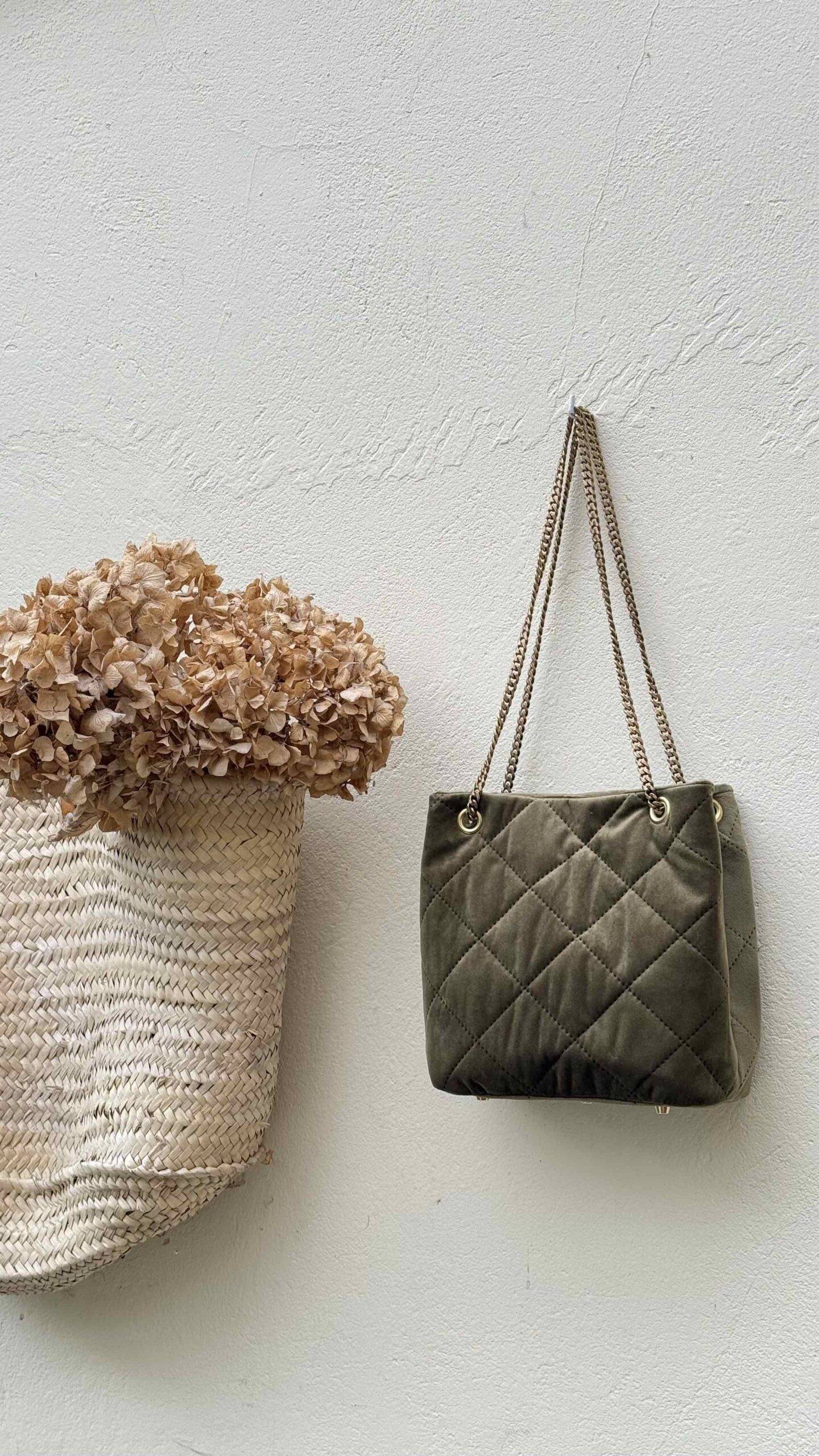 sac bourse en velours matelassé vert olive
