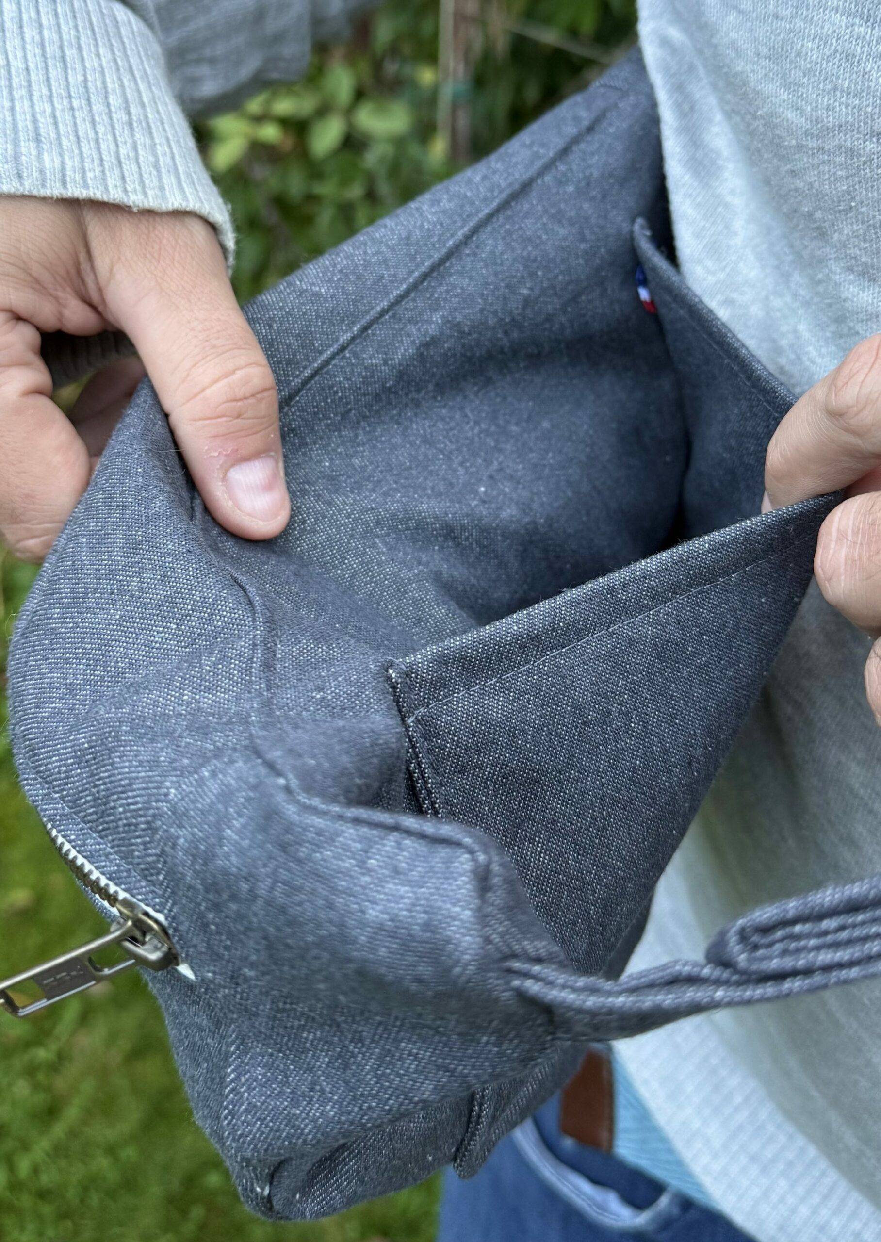 détails poche du Sac banane Jean Gris