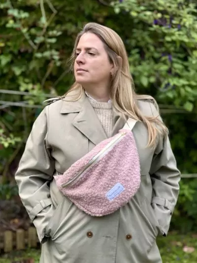 Sac banane laine bouclette rose