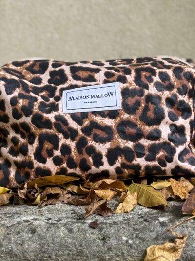 Trousse de toilette léopard enduit